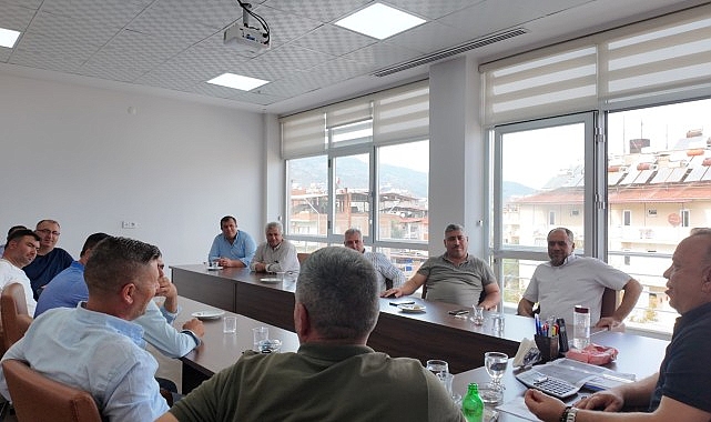 Lider Özel, Mermer Dalı Temsilcileriyle bir ortaya geldi.