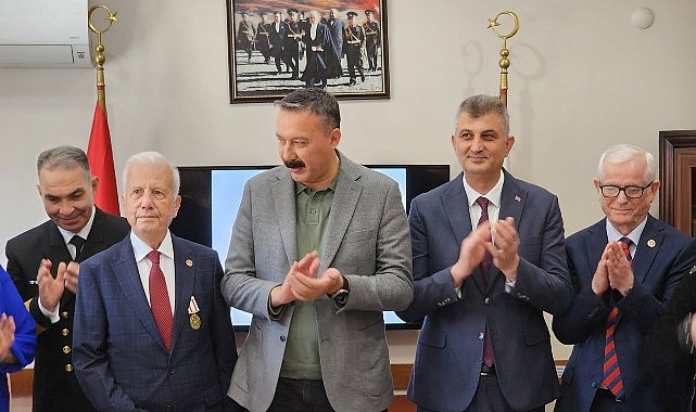 Lider Sezer’den astsubaylara manalı ziyaret.