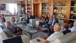 Lider Topaloğlu’na okul arkadaşlarından ziyaret