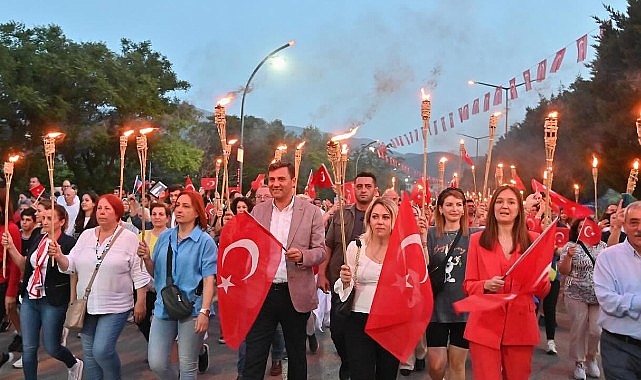 Lider Zeyrek, “Cumhuriyet sırf bir miras değil, korunması gereken bir değerdir”