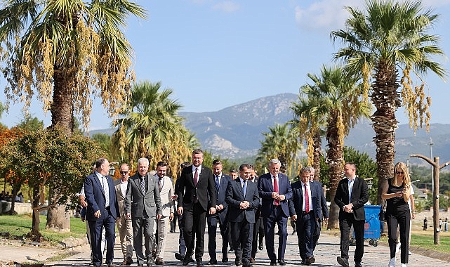Milletlerarası Balkan Şenliği’nin konukları Buca’yı adım adım gezdi