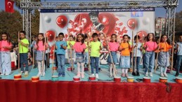 Minikler Cumhuriyet Bayramını coşkuyla kutladı