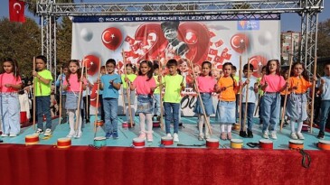 Minikler Cumhuriyet Bayramını coşkuyla kutladı