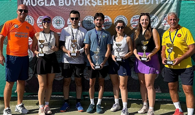 Muğla Büyükşehir Belediyesi 6. Klasik Cumhuriyet Kupası Karma Tenis Turnuvası Dalaman’da Yapıldı