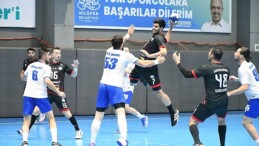 Nilüfer Belediyespor tepe yürüyüşünü sürdürüyor