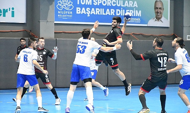 Nilüfer Belediyespor tepe yürüyüşünü sürdürüyor