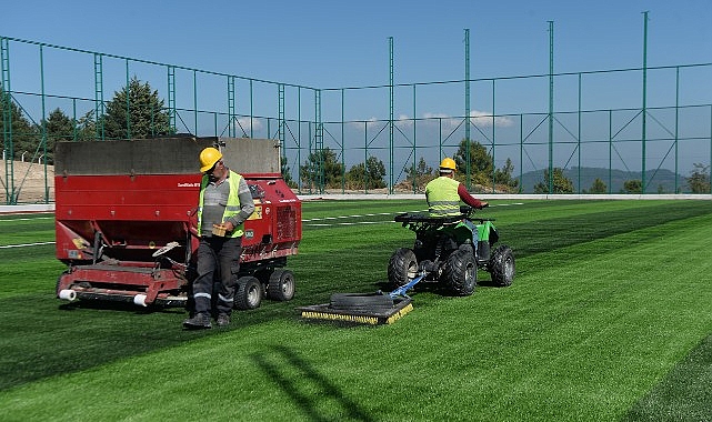 Osmangazi Belediyesi’nden Gündoğdu’ya futbol alanı