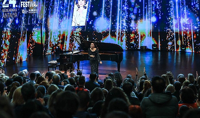 24. Antalya Piyano Şenliği Karsu’nun büyüleyici performansıyla başladı