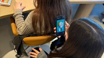 Akbank’tan Gençlere Özel Bir Tecrübe: Refik Anadol’un Yapay Zeka Yapıtı Öğrencilerle Buluşuyor