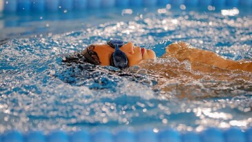 Aliağa’da Atatürk’ü Anma Yüzme Müsabakası Düzenlendi