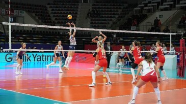 Bayan voleybol grubundan 3-0’lık galibiyet