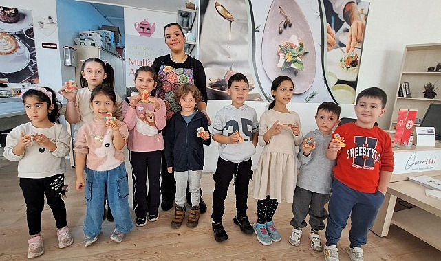 Bornova Belediyesi’nden minik şeflere orta tatil atölyesi