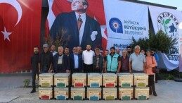 Büyükşehir’den Gazipaşalı arıcılara kovan takviyesi