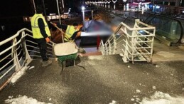 Büyükşehir’den üst geçitlere buzlanma müdahalesi