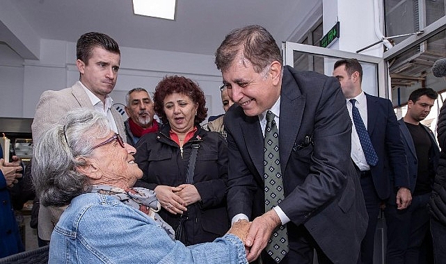 Büyükşehir’in beşinci Kent Lokantası Aliağa’da açıldı Lider Tugay kurdeleyi kesti, tanzim satış mağazalarının muştusunu verdi