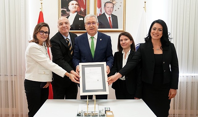 EÜ Dokuma ve Konfeksiyon Araştırma ve Uygulama Merkezi Akreditasyonunu Yeniledi