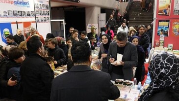 İnegöllüler Kitap Fuarında Yazarlarla Buluşuyor