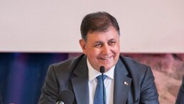 İzmir Büyükşehir Belediye Başkanı Tugay: Kamu alanının özel mülkiyete verilmesine müsaade vermeyeceğiz