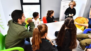 İzmir’de çocukların da kelamı var