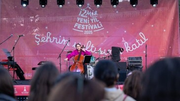 İzmir’in en sevinçli şenliği başladı