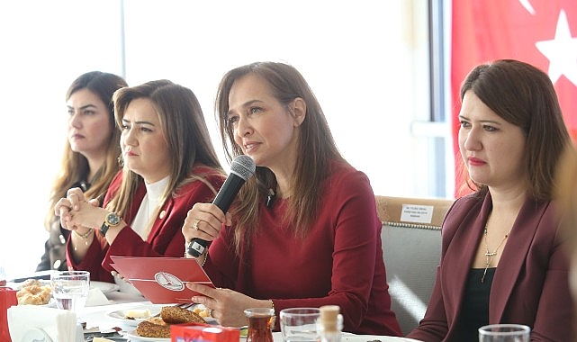 İzmir’in güçlü bayanları Karşıyaka’da buluştu