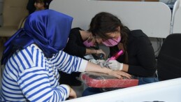 Kahramankazan Belediyesi, ilçede ikamet eden yaşlı, engelli ve isteyen tüm vatandaşlara yönelik “Sevgi İzi” uygulamasını sürdürüyor.