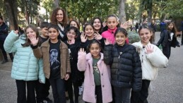 Karşıyaka’da hayat durdu; kalpler Atatürk için attı!
