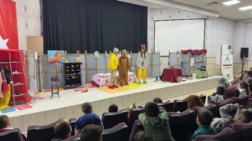 Kartepe’de Yüreklere Dokunan Tiyatro