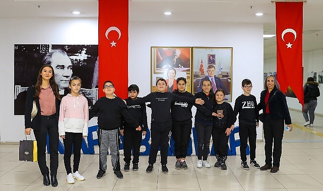 Lider Kınay özel ihtiyaçlı çocuklarla manalı günde buluştu