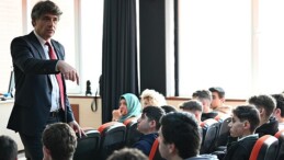 Lider Kocaman, gençleri dinlemeye devam ediyor
