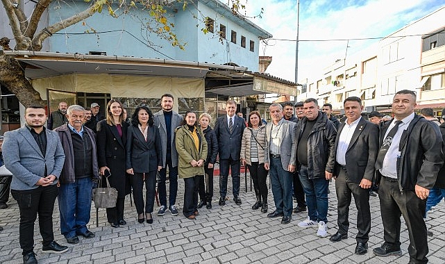 Lider Tugay, Kınık’ta üreticilere fidan dağıttı “Çiftçimizin yanında olacağız”