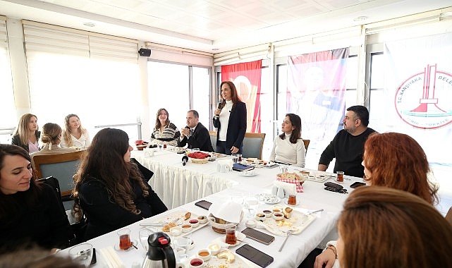 Lider Yıldız Ünsal Öğretmenler Günü’nü kutladı