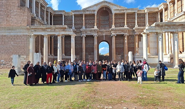 Manisalı Bayanlar Adım Adım Salihli’yi Gezdi