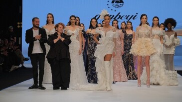 Melik Günbeyi defilesine ‘Çizmeli Gelinlik’ damga vurdu