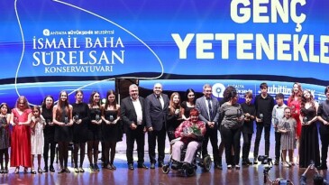 Piyano Şenliği’nde sahne gençlerin