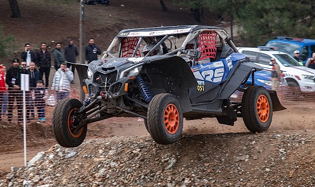 Şiddetli Finalde Demirel-Yiğit Tepede