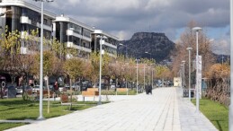 Sıhhat İşçileri Anıtı Bölgesi Yenilenen Yüzü ile Vatandaştan Tam Not Aldı