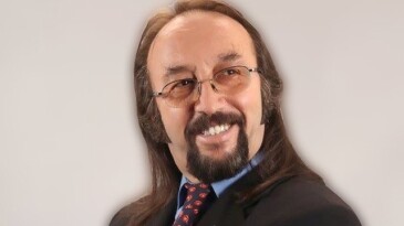 Sinan Akbaş 80’li yılların ruhunu geri getireceğim