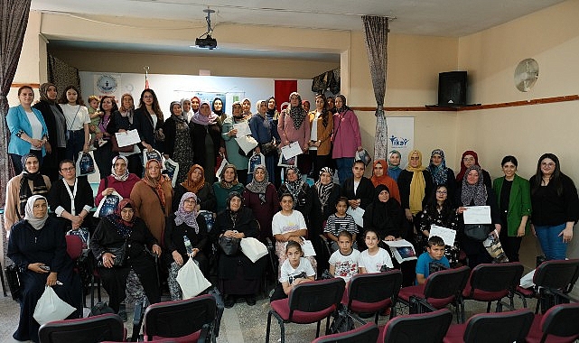 TİKAV ve Akfen Yenilenebilir Güç’ün Bayanların Güçlenmesi İçin Kırsal Bölgelere Uzanan Farkındalık Projesi ‘Dijitaldeki Ayak İzimiz’ Tamamlandı