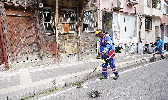Üsküdar Belediyesi paklık çalışmalarını ağır bir biçimde sürdürüyor