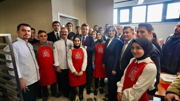 Üsküdar Belediyesi’nin Kent Lokantası Birinci Yemeklerini Dağıttı