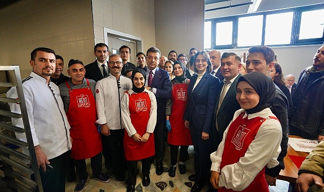 Üsküdar Belediyesi’nin Kent Lokantası Birinci Yemeklerini Dağıttı