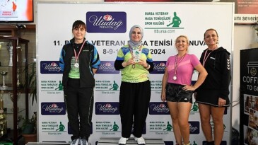 Veteranların masa tenisi heyecanı