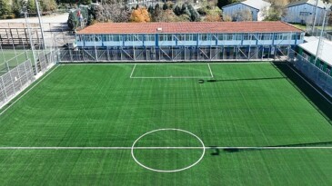Vinsan’da yeni futbol alanı gün sayıyor
