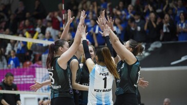 Aliağa KZY Spor Kulübü Tarihinde Bir Birinci: Voleybol Bayanlar 1. Lige Yükseliyor