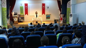Bakırköy Belediyesi Tıp Merkezi tabipleri sağlıklı kuşaklar için eğitim veriyor