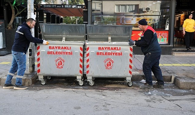 Bayraklı’da çöp konteynerleri yenileniyor