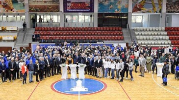Büyükşehir Belediyesi’nin spor ailesi yeni yıl için bir ortaya geldi “Şampiyon olacağım diyen herkesin yanında olacağız”