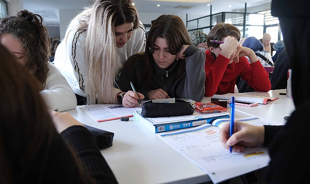 Büyükşehir’den gençlere muvaffakiyet ve motivasyon kampı; Akademi Lise öğrencileri TYT için kampa girdi