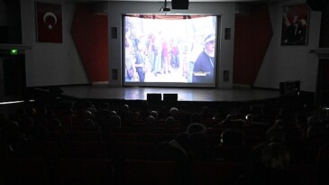 Büyükşehir’den Manileri Aşan Betimlemeli Belgesel Gösterimi